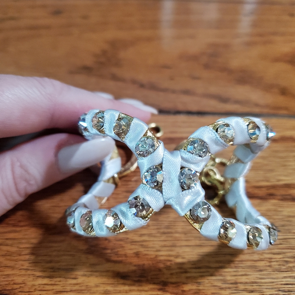 Gold cuff with Swarovski crystals and ribbon